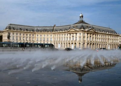 Bordeaux, le port de la lune